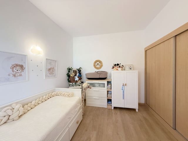 3 sypialnia Dom blizniak na sprzedaż w Estepona z basenem garażem - 645 000 € (Ref: 9665354)