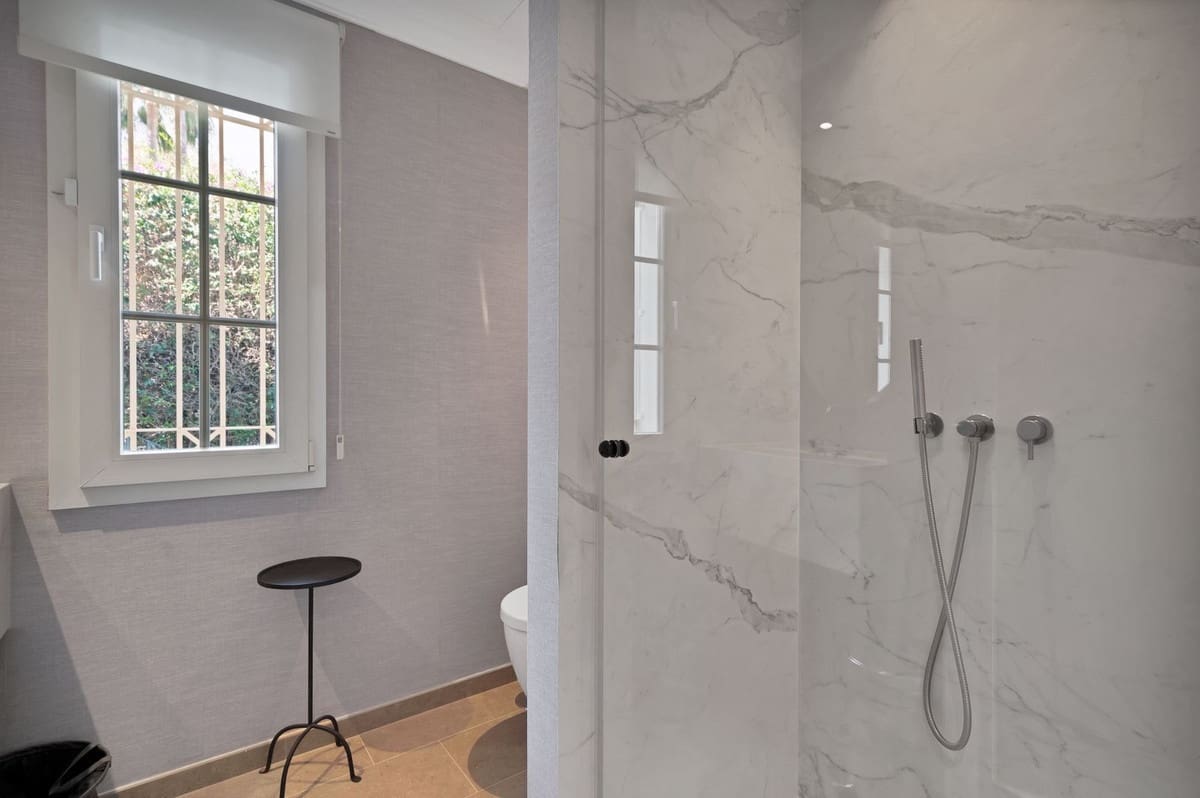 Chalet de 7 habitaciones en San Pedro de Alcantara en venta con piscina garaje - 2.395.000 € (Ref: 9665358)