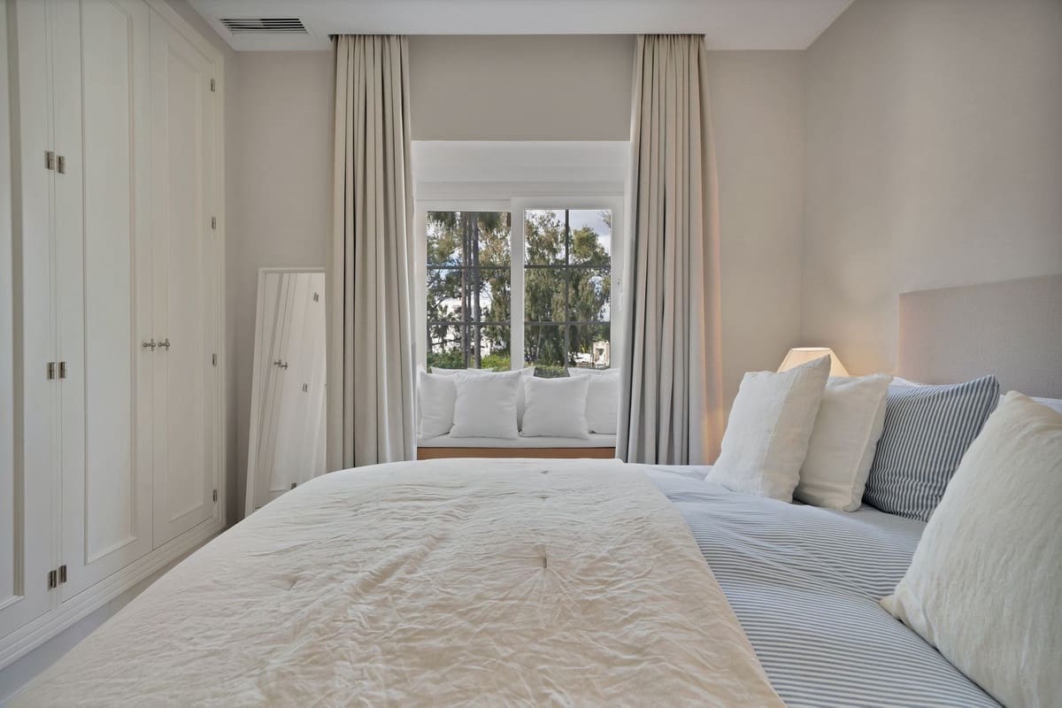 Chalet de 7 habitaciones en San Pedro de Alcantara en venta con piscina garaje - 2.395.000 € (Ref: 9665358)