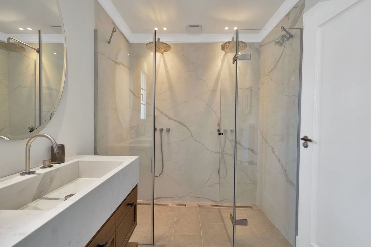 Chalet de 7 habitaciones en San Pedro de Alcantara en venta con piscina garaje - 2.395.000 € (Ref: 9665358)