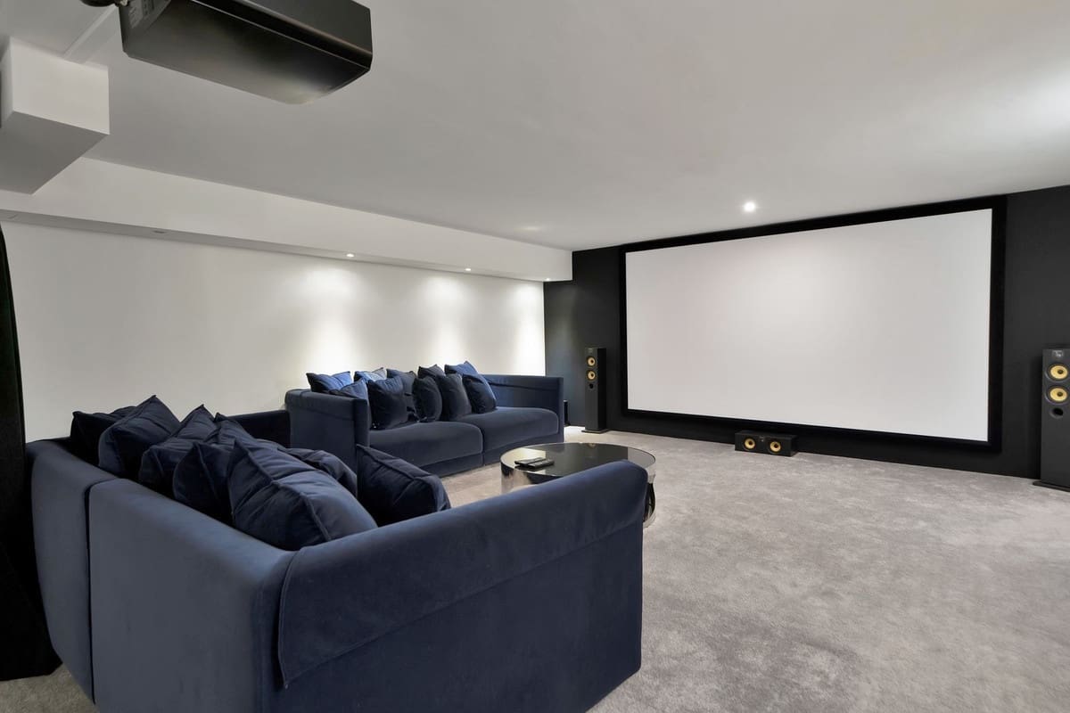 Chalet de 7 habitaciones en San Pedro de Alcantara en venta con piscina garaje - 2.395.000 € (Ref: 9665358)