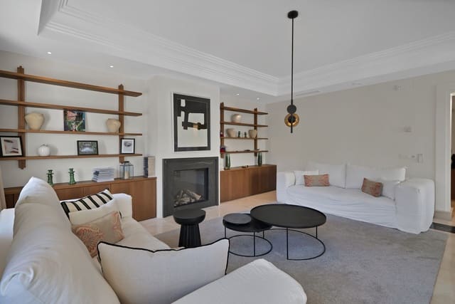 Chalet de 7 habitaciones en San Pedro de Alcántara Pueblo, Marbella en venta con piscina garaje - 2.395.000 € (Ref: 9665358)