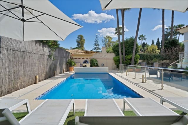 Chalet de 7 habitaciones en San Pedro de Alcántara Pueblo, Marbella en venta con piscina garaje - 2.395.000 € (Ref: 9665358)