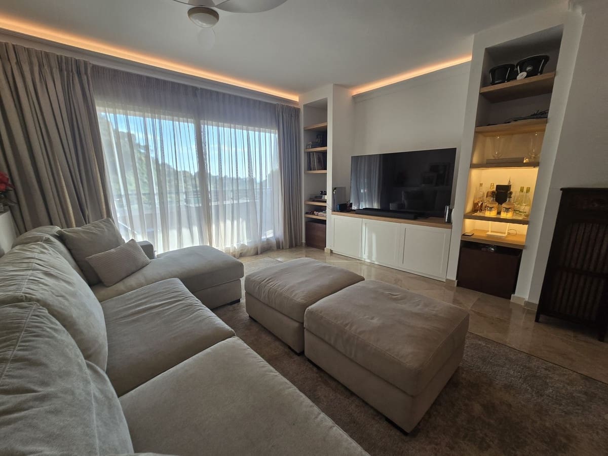 2 slaapkamer Appartement te koop in Calahonda met zwembad garage - € 335.000 (Ref: 9669083)