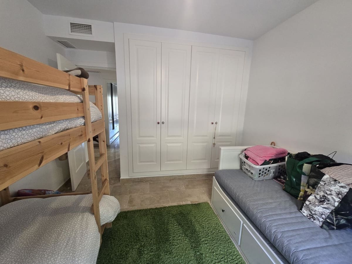 2 slaapkamer Appartement te koop in Calahonda met zwembad garage - € 335.000 (Ref: 9669083)