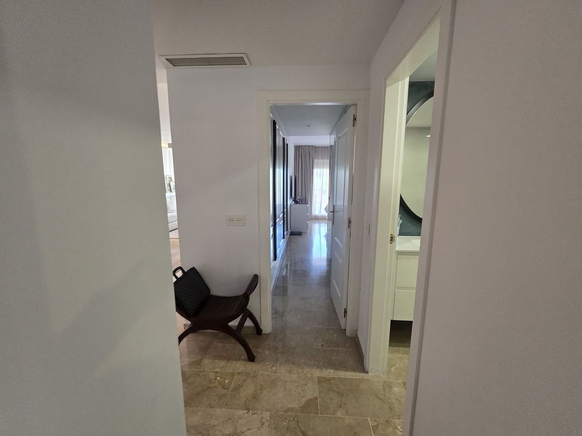 2 slaapkamer Appartement te koop in Calahonda met zwembad garage - € 335.000 (Ref: 9669083)