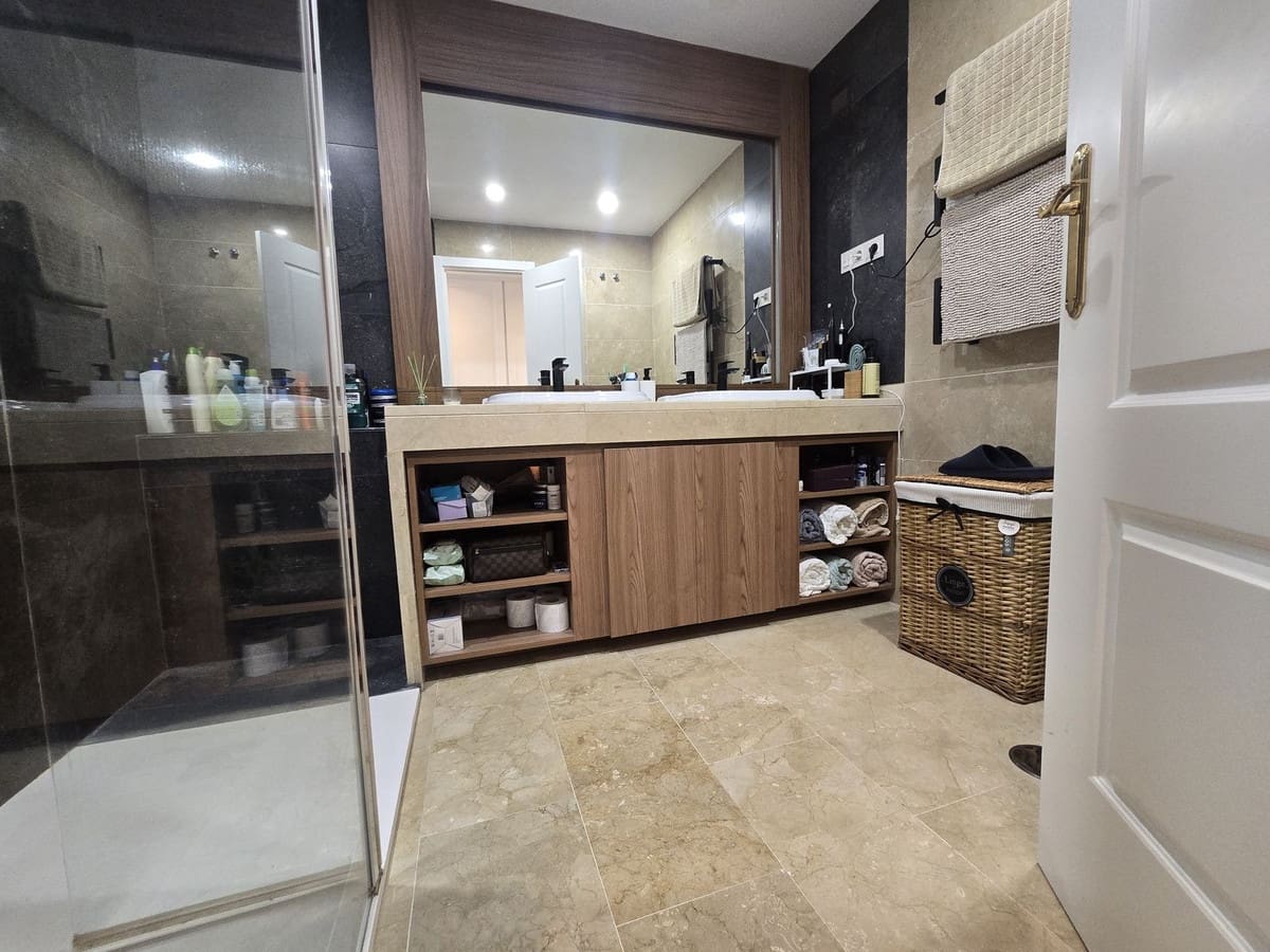 2 slaapkamer Appartement te koop in Calahonda met zwembad garage - € 335.000 (Ref: 9669083)