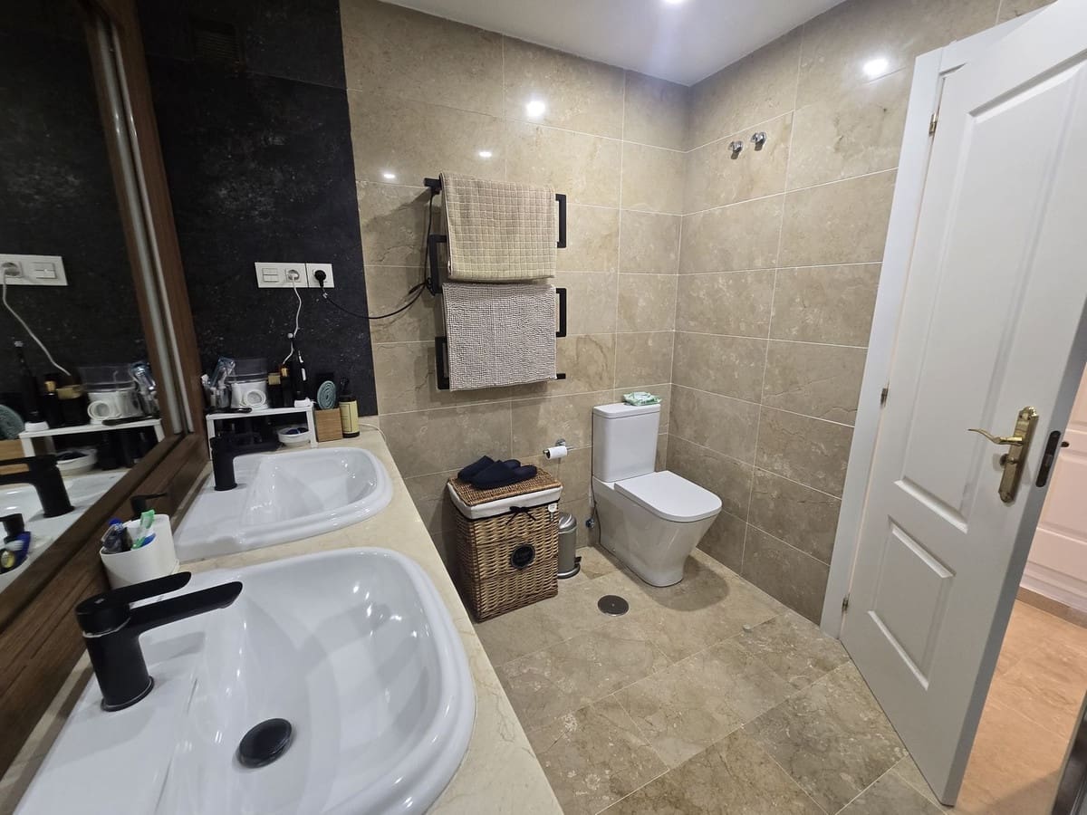 2 slaapkamer Appartement te koop in Calahonda met zwembad garage - € 335.000 (Ref: 9669083)