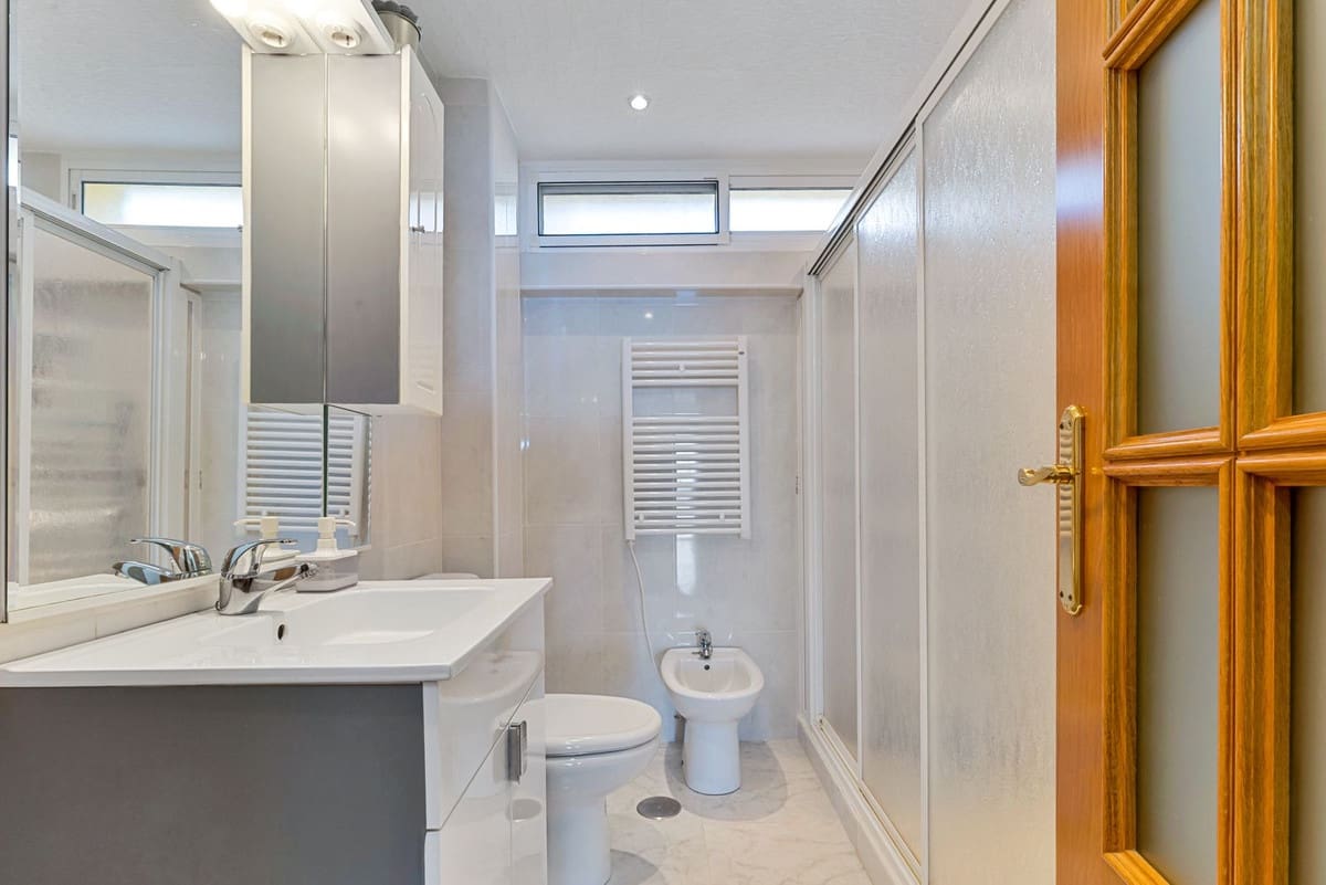 2 soverom Strandleiligheter til salgs i Fuengirola med garasje - € 485 000 (Ref: 9669085)