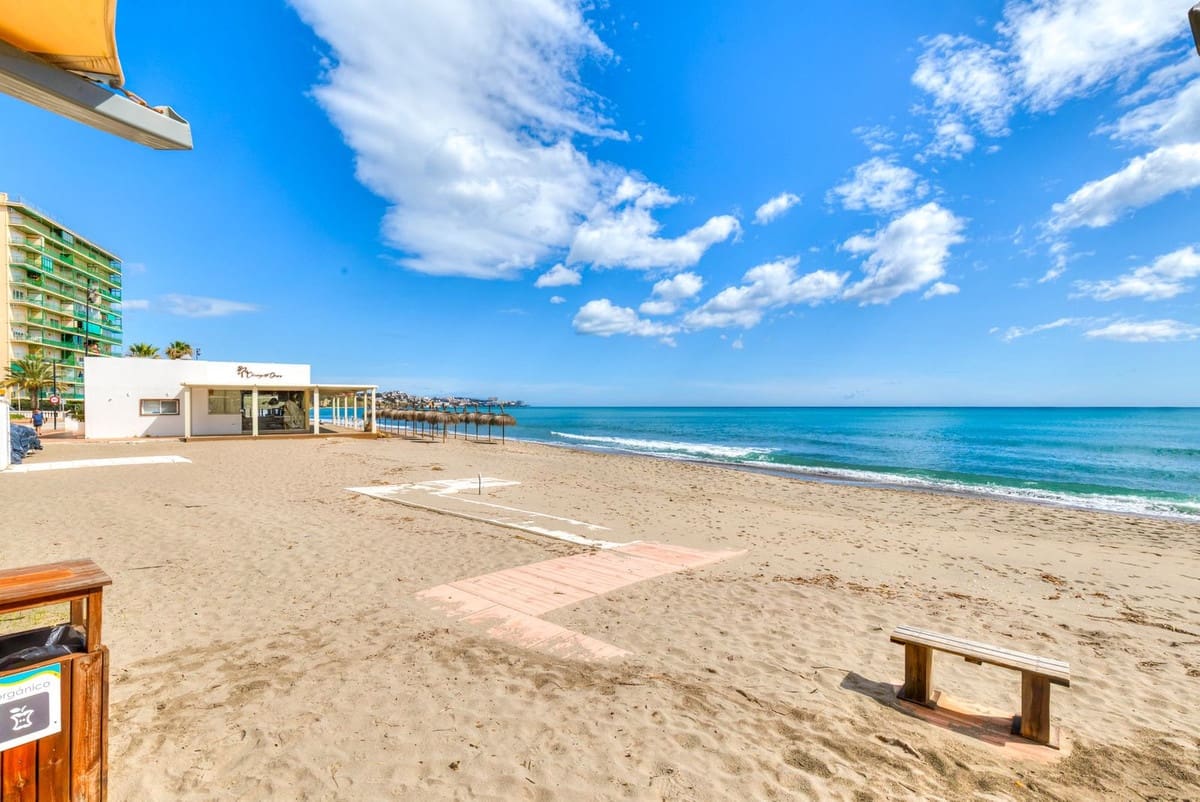 2 soverom Strandleiligheter til salgs i Fuengirola med garasje - € 485 000 (Ref: 9669085)