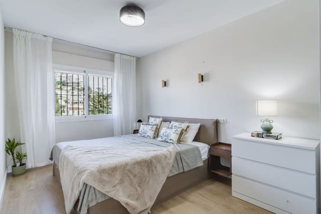 Apartamento de 2 habitaciones en Miraflores, Mijas en venta con piscina garaje - 380.000 € (Ref: 9669292)