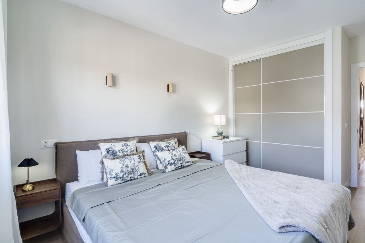 Apartamento de 2 habitaciones en Miraflores en venta con piscina garaje - 380.000 € (Ref: 9669292)