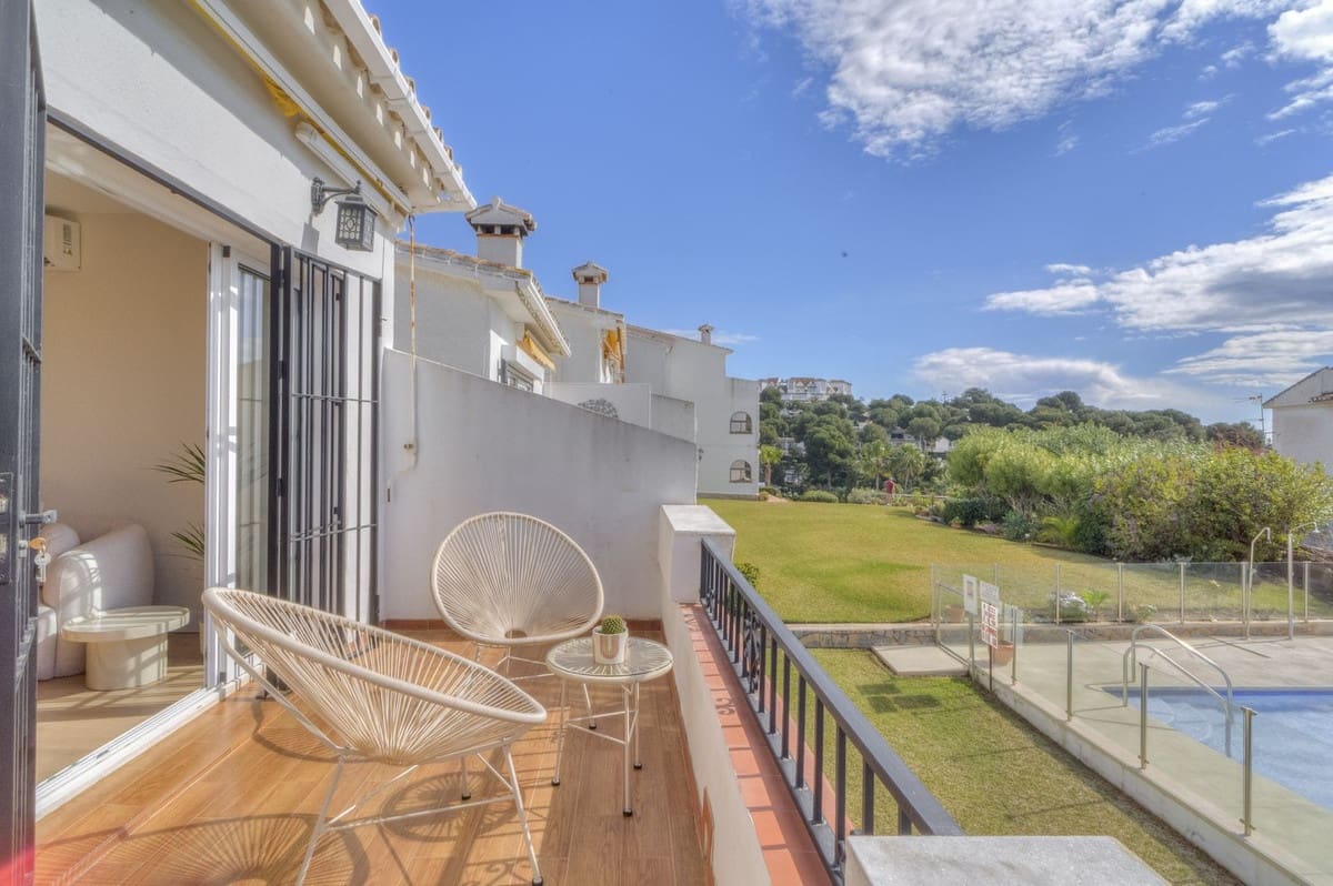 Apartamento de 2 habitaciones en Miraflores en venta con piscina garaje - 380.000 € (Ref: 9669292)