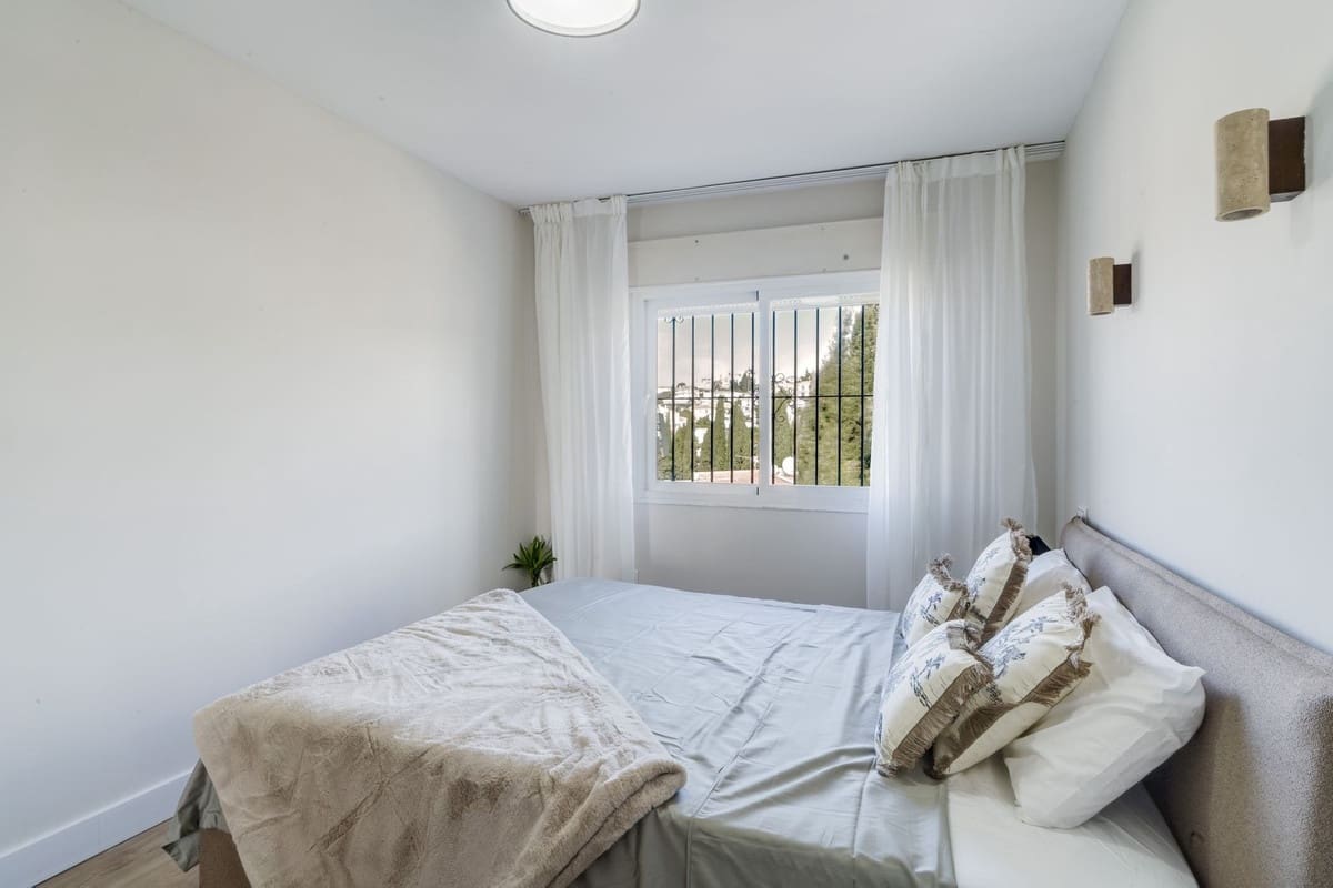 Apartamento de 2 habitaciones en Miraflores en venta con piscina garaje - 380.000 € (Ref: 9669292)