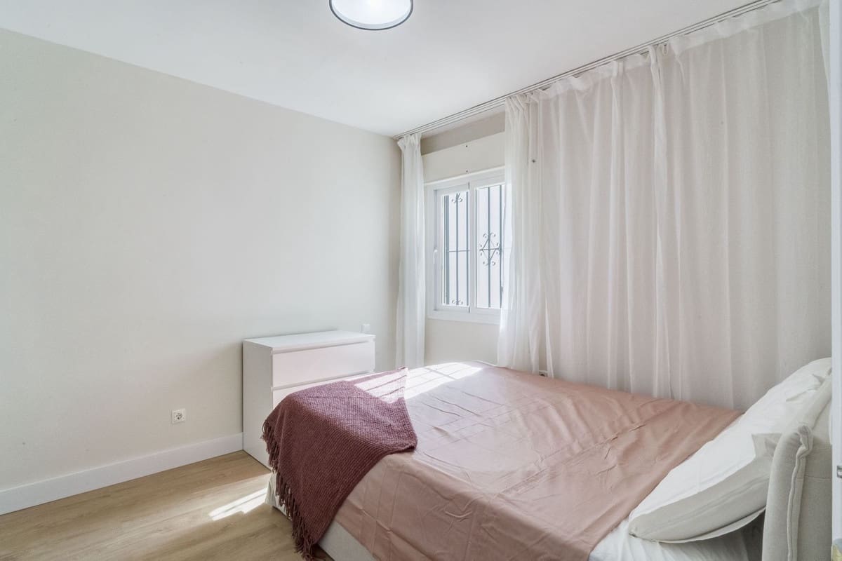 Apartamento de 2 habitaciones en Miraflores en venta con piscina garaje - 380.000 € (Ref: 9669292)