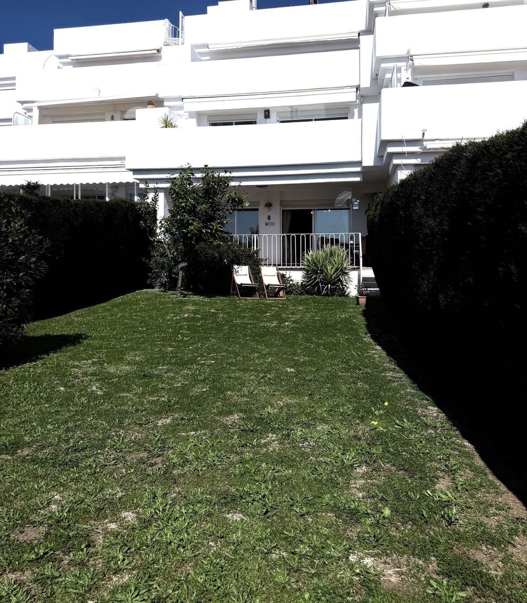 2 slaapkamer Appartement te koop in Benahavis met zwembad garage - € 390.000 (Ref: 9679154)