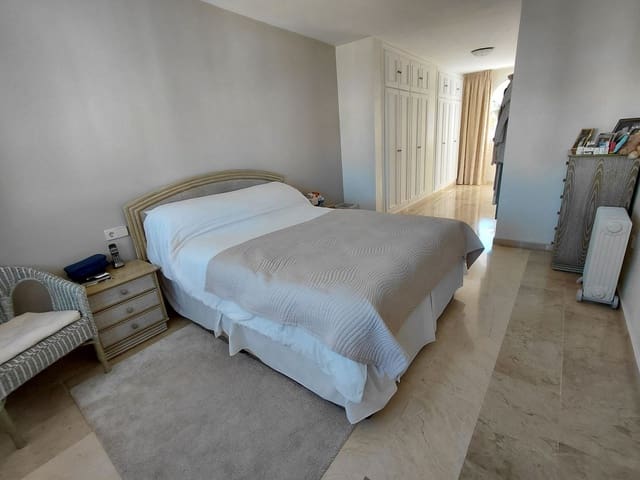 3 soveværelse Penthouse til salg i Marbesa, Marbella med swimmingpool garage - € 825.000 (Ref: 9679179)