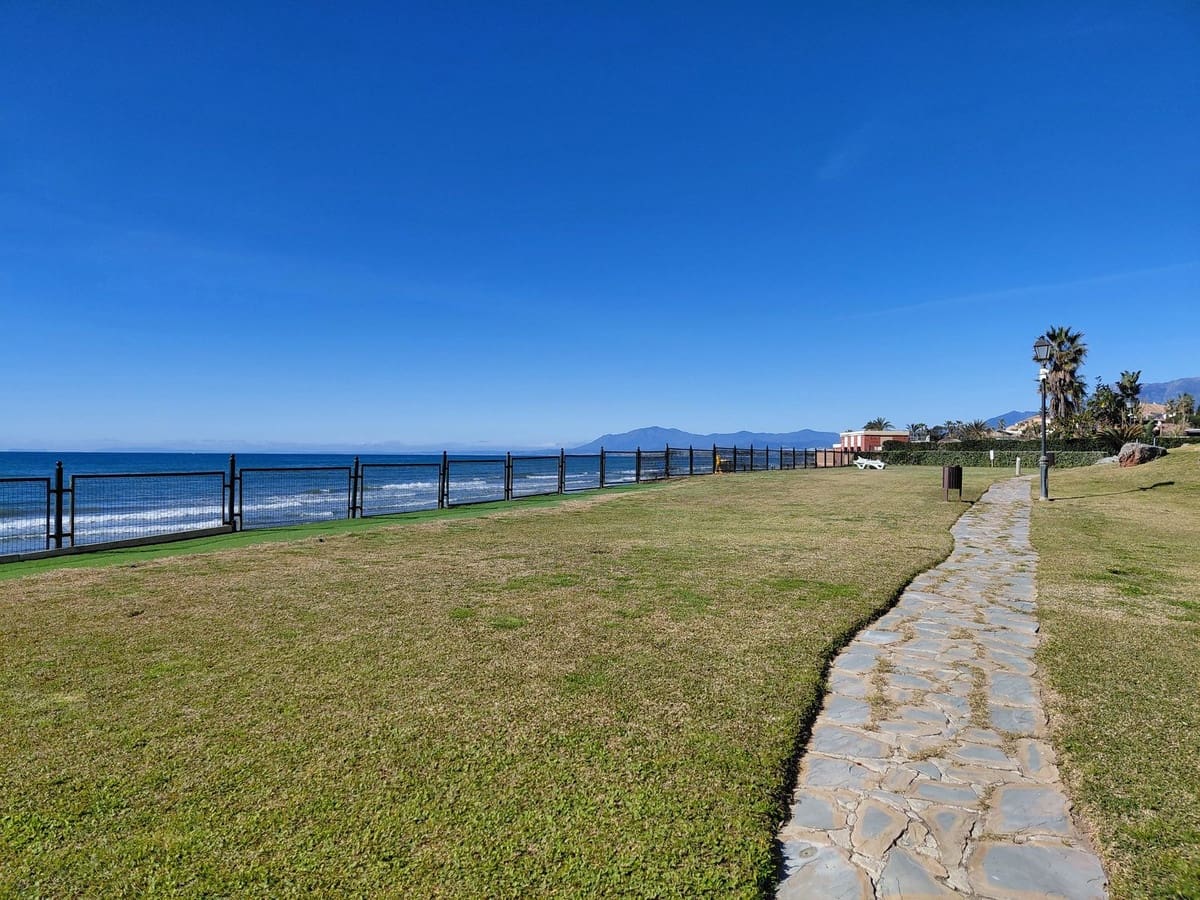 3 soveværelse Penthouse til salg i Marbesa med swimmingpool garage - € 825.000 (Ref: 9679179)