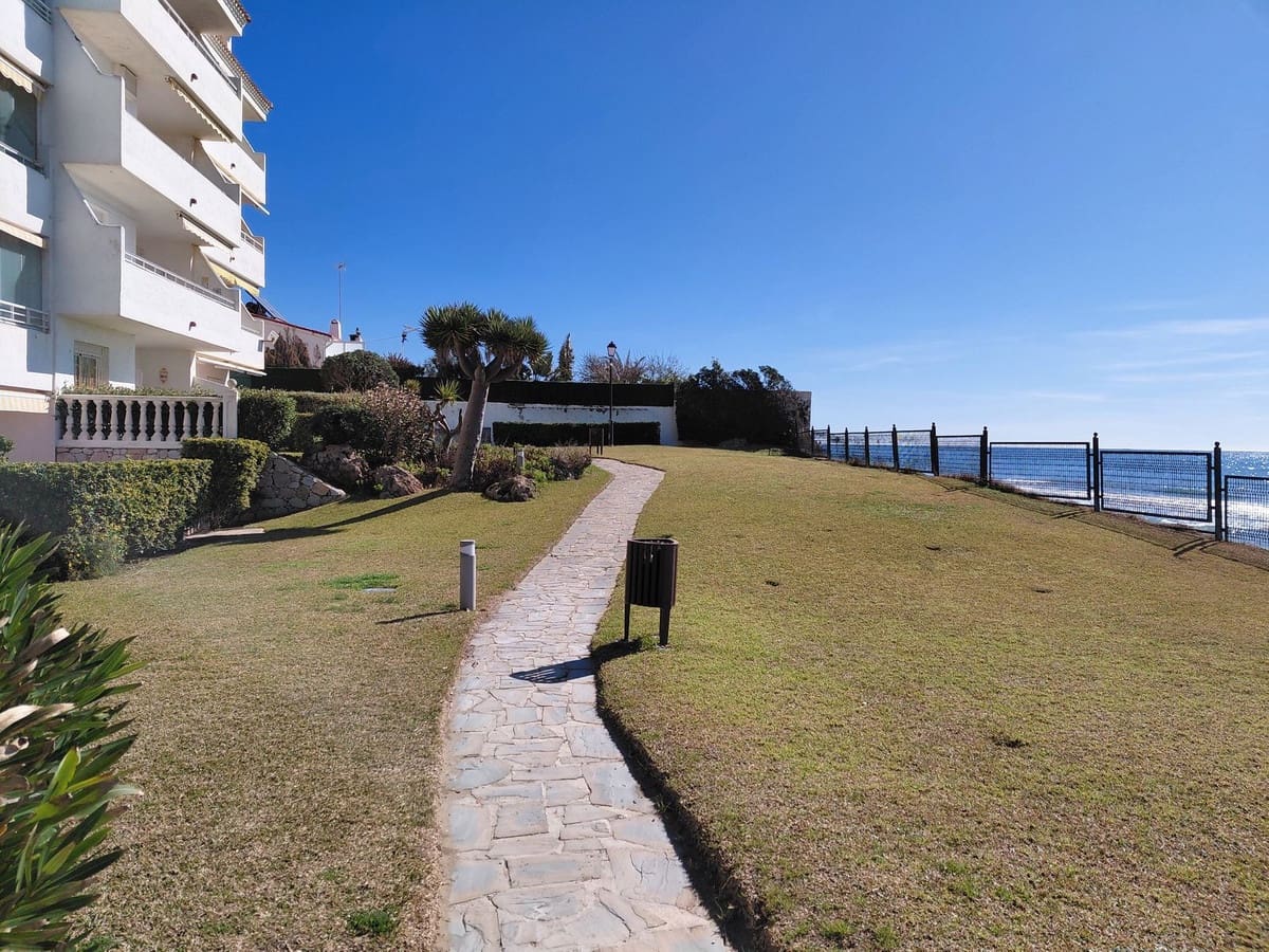 3 soveværelse Penthouse til salg i Marbesa med swimmingpool garage - € 825.000 (Ref: 9679179)