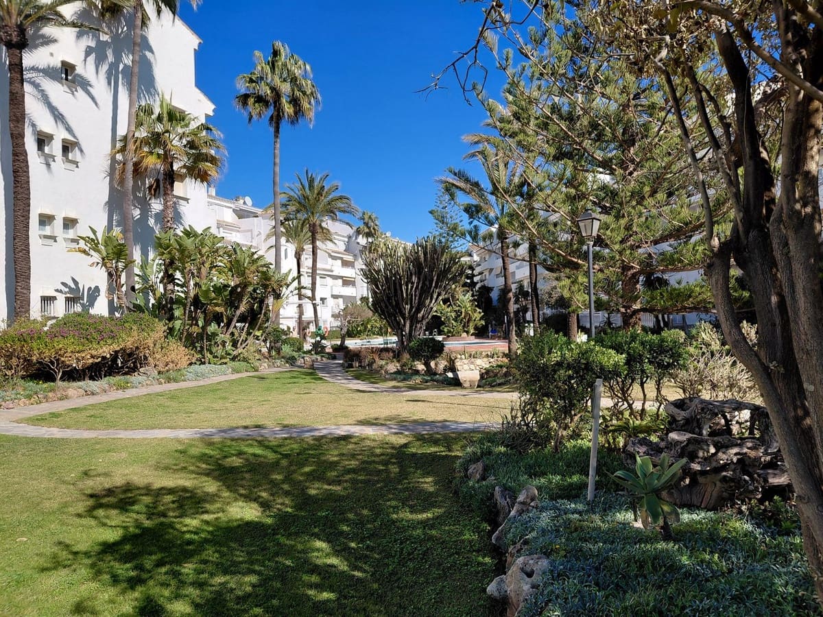 3 soveværelse Penthouse til salg i Marbesa med swimmingpool garage - € 825.000 (Ref: 9679179)