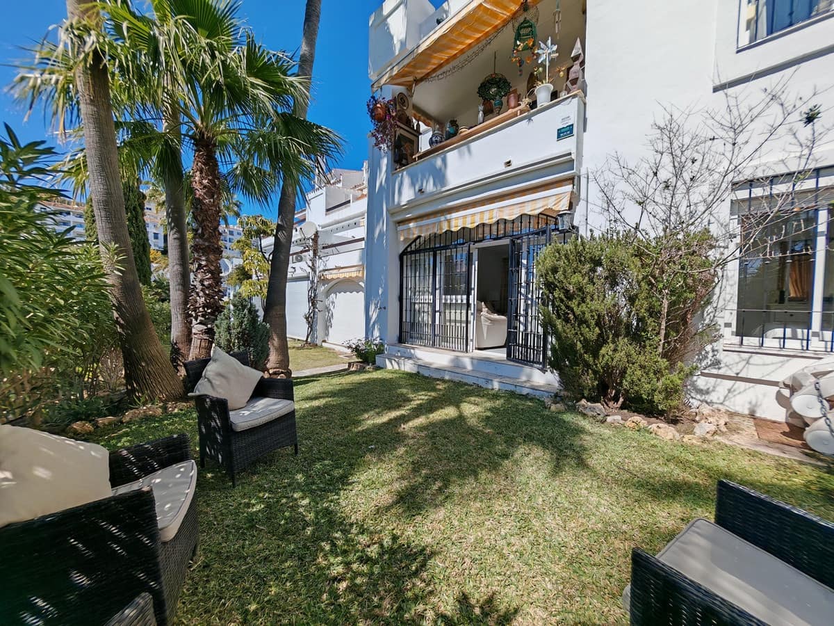 2 bedroom Apartment for sale in Riviera del Sol with pool - € 310,000 (Ref: 9688525)