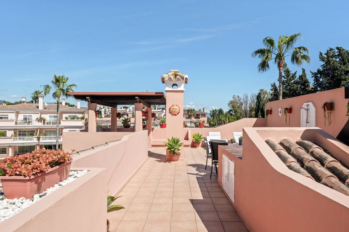 2 soverom Penthouse til salgs i Costalita med svømmebasseng - € 650 000 (Ref: 9688530)