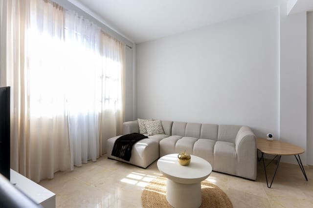 3 soveværelse Semi-Rækkehus til salg i Cabopino, Marbella med swimmingpool garage - € 695.000 (Ref: 9697885)