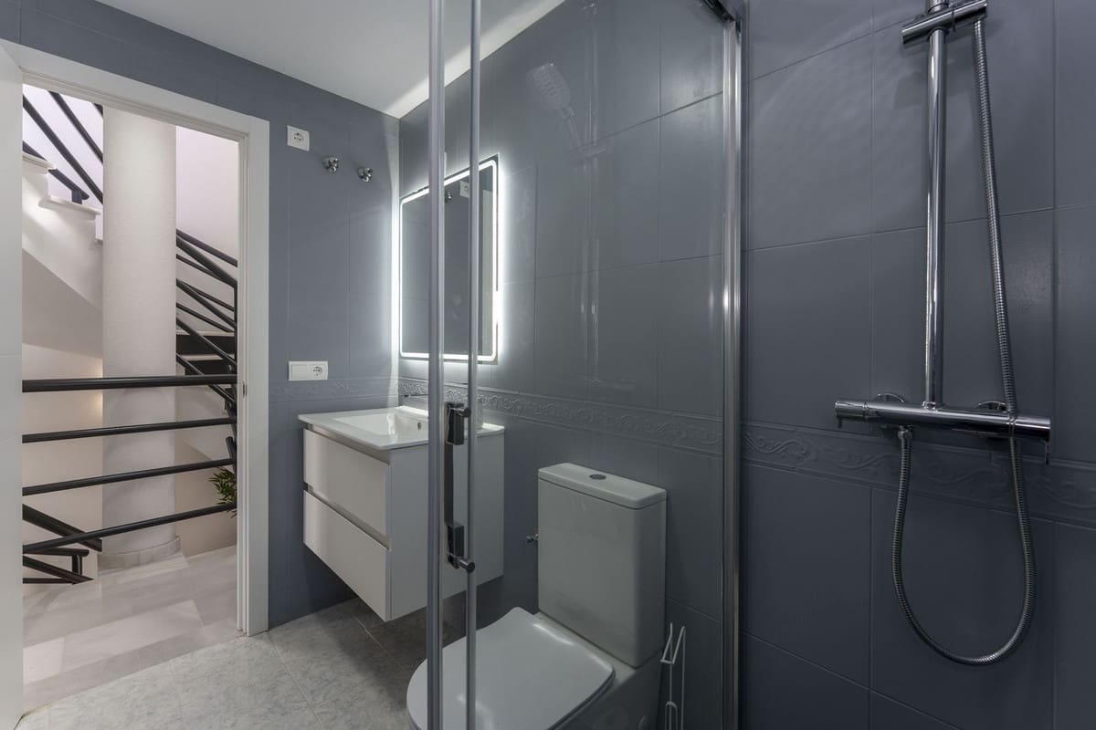 3 soveværelse Semi-Rækkehus til salg i Cabopino med swimmingpool garage - € 695.000 (Ref: 9697885)