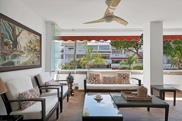 3 bedroom Beach Apartment for sale in Golden Mile, Marbella with pool garage - € 1,395,000 (Ref: 9697890)