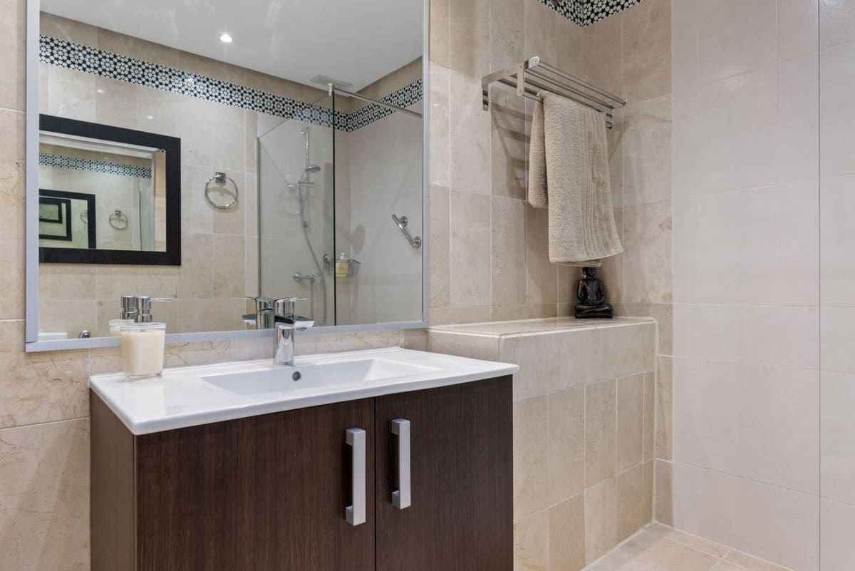 2 bedroom Apartment for sale in Puerto Banus with pool garage - € 799,000 (Ref: 9703332)