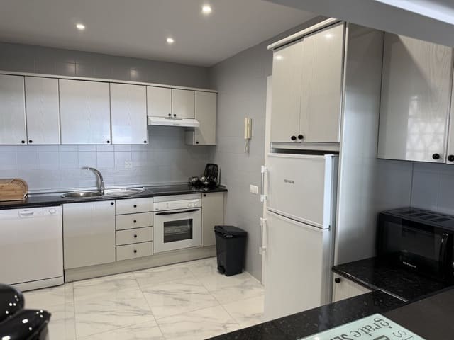 2 chambre Appartement à vendre à Puerto Banus, Marbella avec piscine garage - 799 000 € (Ref: 9703332)