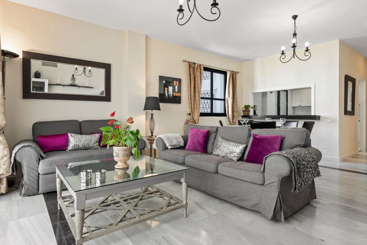 2 bedroom Apartment for sale in Puerto Banus with pool garage - € 799,000 (Ref: 9703332)