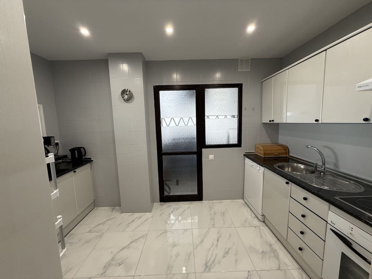 2 bedroom Apartment for sale in Puerto Banus with pool garage - € 799,000 (Ref: 9703332)