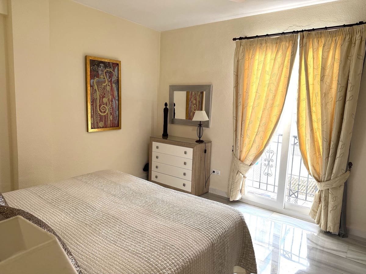 2 bedroom Apartment for sale in Puerto Banus with pool garage - € 799,000 (Ref: 9703332)