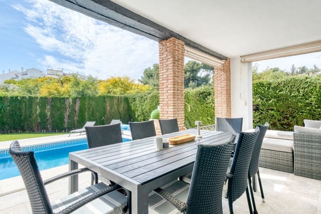 4 soverom Villa til salgs i Calahonda, Mijas med svømmebasseng garasje - € 1 299 000 (Ref: 9706106)