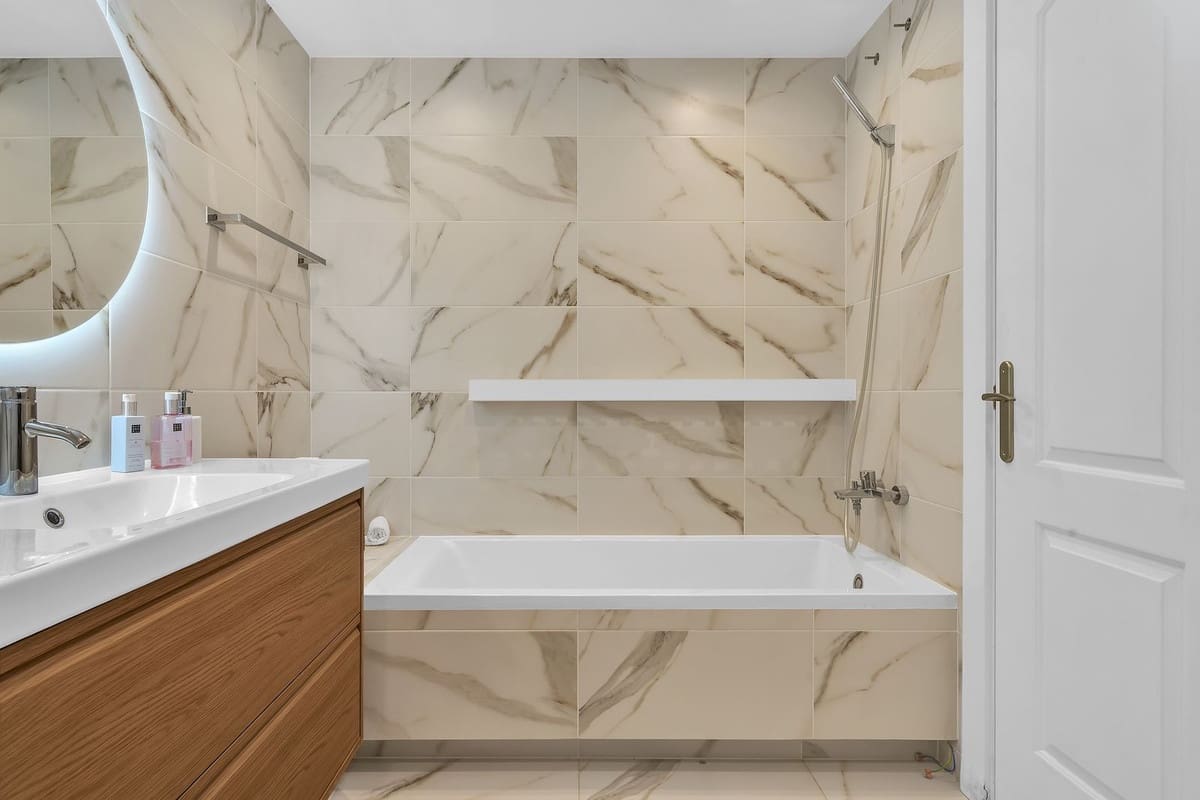 3 camera da letto Appartamento sulla Spiaggia in vendita in Marbella con piscina garage - 625.000 € (Rif: 9709466)