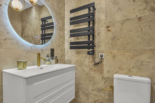 Apartamento Playa de 3 habitaciones en Elviria - Cabopino, Marbella en venta con piscina garaje - 625.000 € (Ref: 9709466)