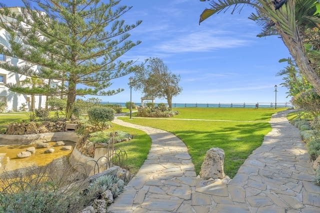 Apartamento Playa de 3 habitaciones en Elviria - Cabopino, Marbella en venta con piscina garaje - 625.000 € (Ref: 9709466)