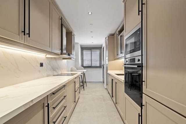 3 bedroom Beach Apartment for sale in Estepona with pool garage - € 1,590,000 (Ref: 9713629)