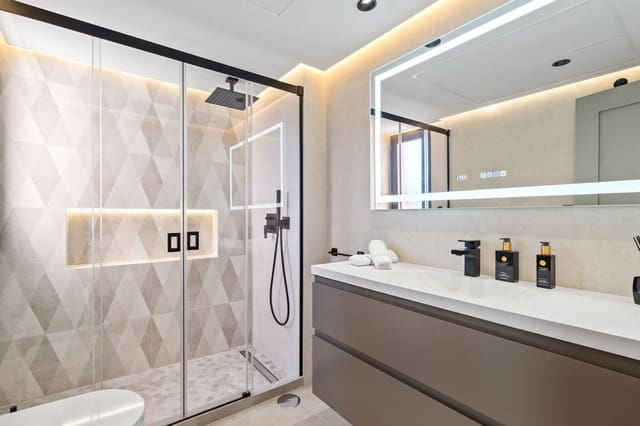 3 bedroom Beach Apartment for sale in Estepona with pool garage - € 1,590,000 (Ref: 9713629)