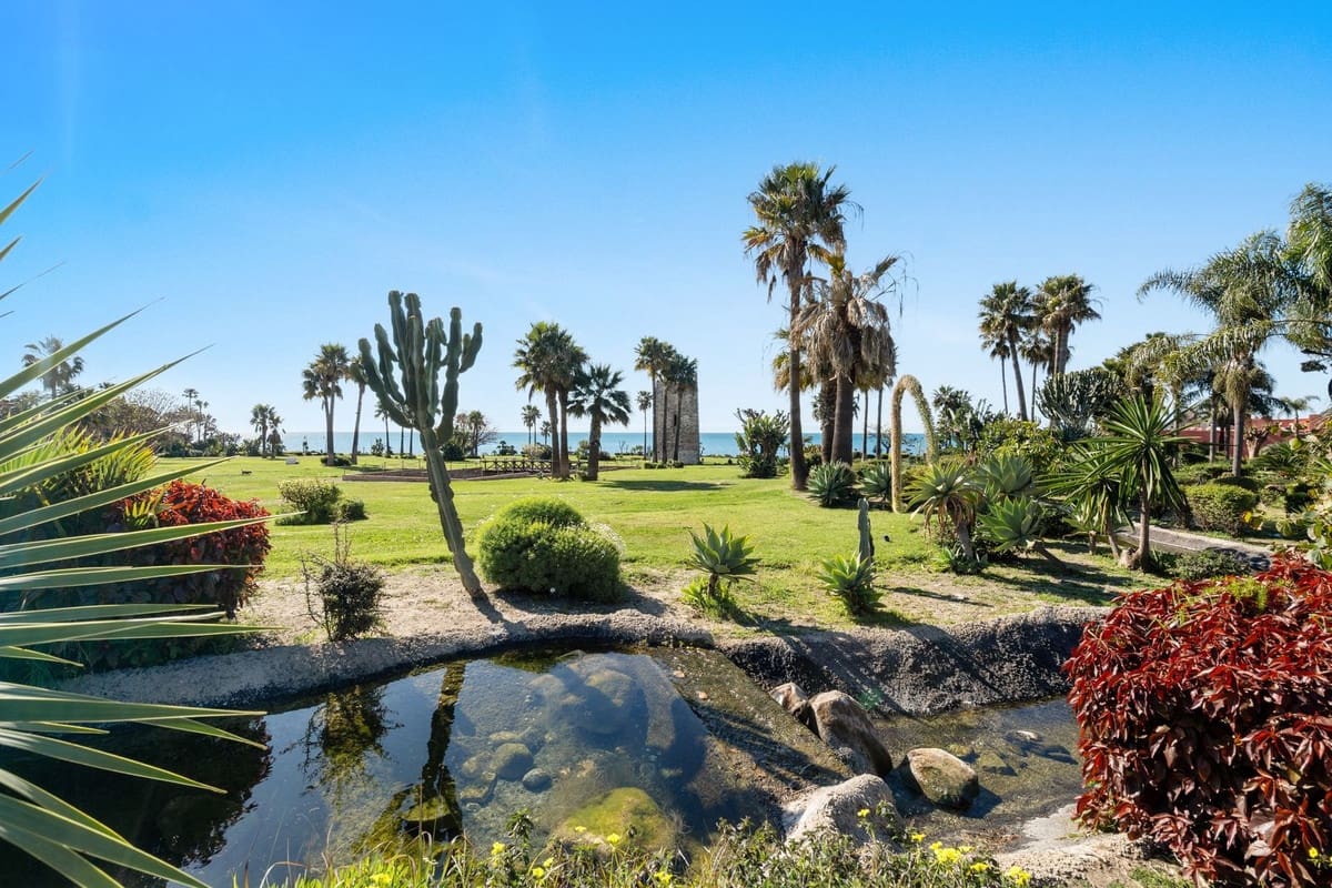 3 slaapkamer Strandappartement te koop in Estepona met zwembad garage - € 1.590.000 (Ref: 9713629)