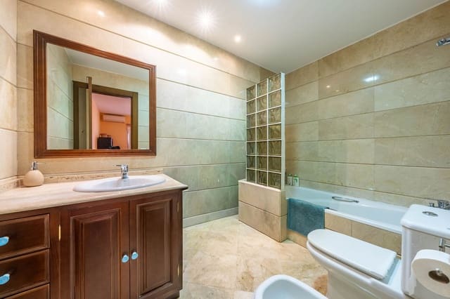 2 Zimmer Apartment zu verkaufen in Aloha Golf, Marbella mit Pool Garage - 419.000 € (Ref: 9714303)