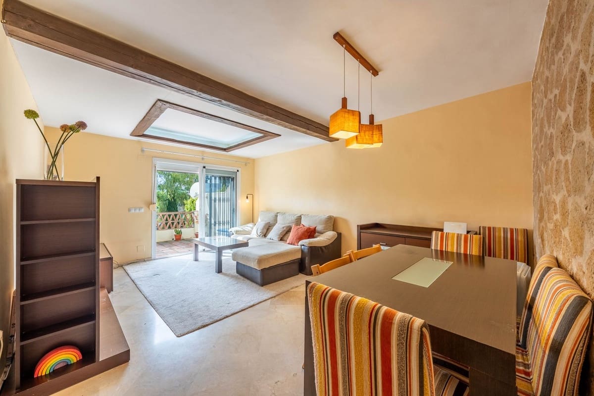 2 camera da letto Appartamento in vendita in Aloha Golf con piscina garage - 419.000 € (Rif: 9714303)