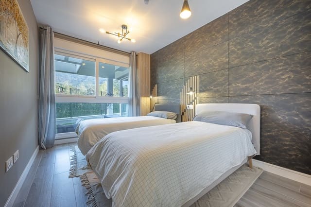 Apartamento de 2 habitaciones en Benahavís en venta con piscina garaje - 480.000 € (Ref: 9714335)