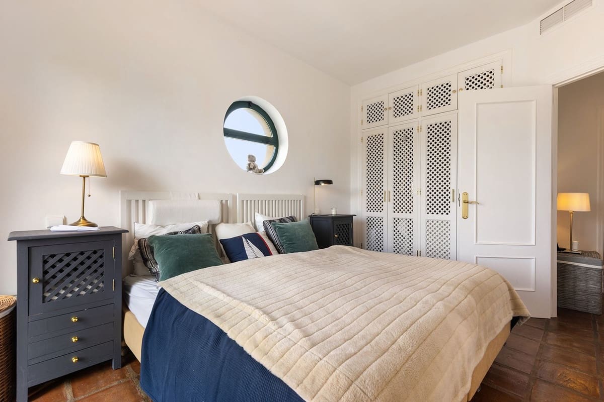 Pareado de 3 habitaciones en Miraflores en venta con piscina garaje - 760.000 € (Ref: 9716743)