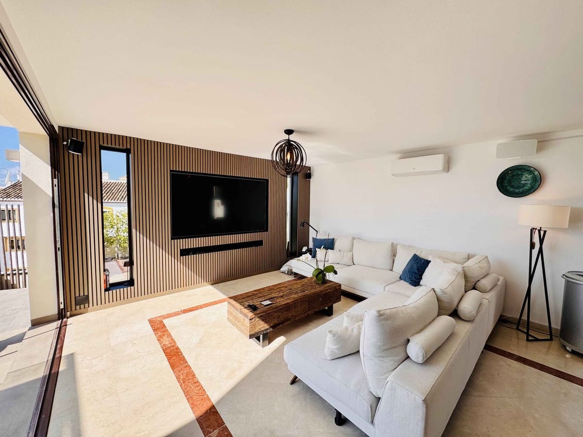 5 Zimmer Villa zu verkaufen in Riviera del Sol mit Pool Garage - 1.495.000 € (Ref: 9716778)