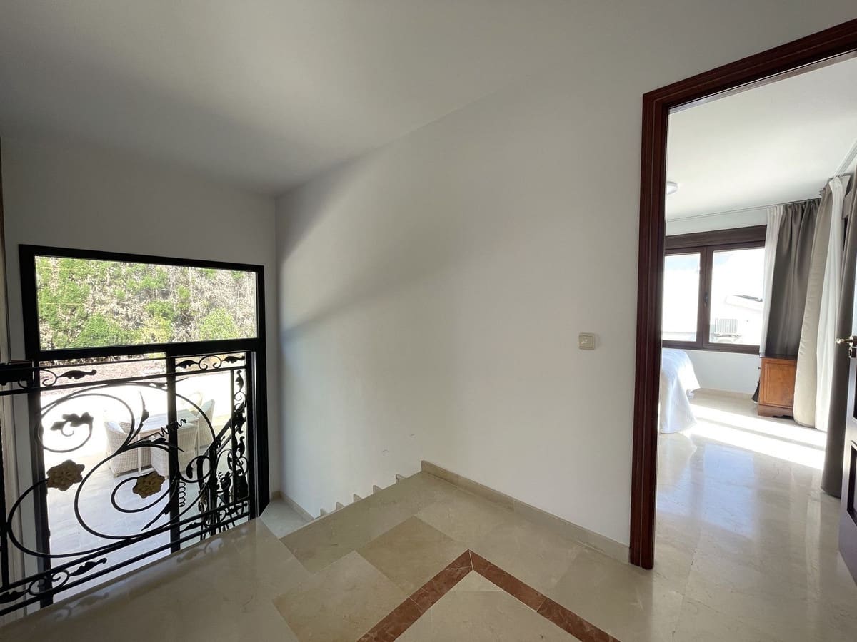 5 Zimmer Villa zu verkaufen in Riviera del Sol mit Pool Garage - 1.495.000 € (Ref: 9716778)