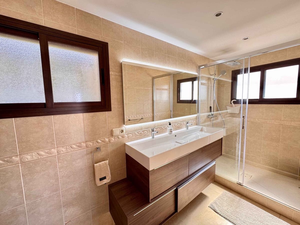 5 Zimmer Villa zu verkaufen in Riviera del Sol mit Pool Garage - 1.495.000 € (Ref: 9716778)