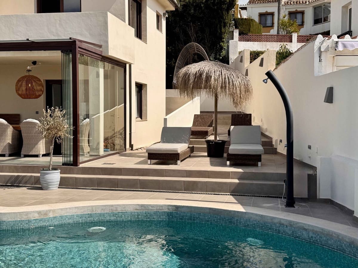 5 Zimmer Villa zu verkaufen in Riviera del Sol mit Pool Garage - 1.495.000 € (Ref: 9716778)