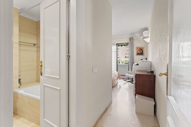 Apartamento de 2 habitaciones en Riviera del Sol, Mijas en venta con piscina garaje - 299.000 € (Ref: 9720927)